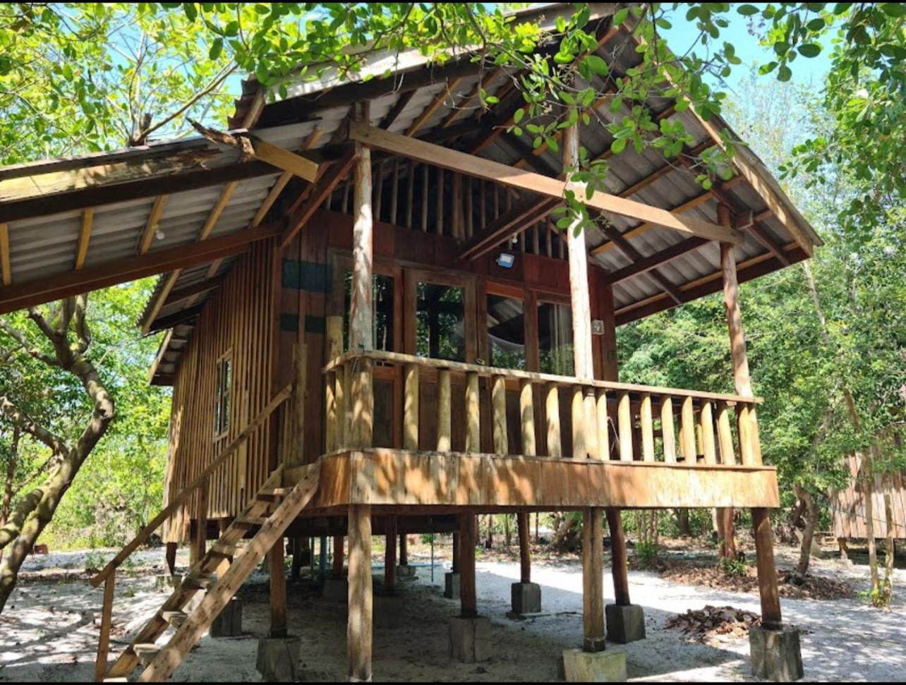 Rafikis Hostel Кох Ронг Айлънд Екстериор снимка