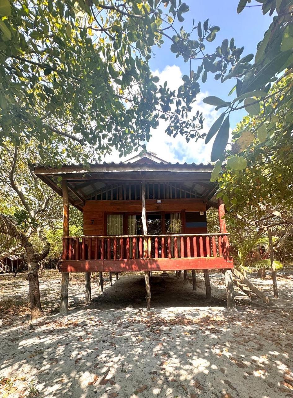 Rafikis Hostel Кох Ронг Айлънд Екстериор снимка