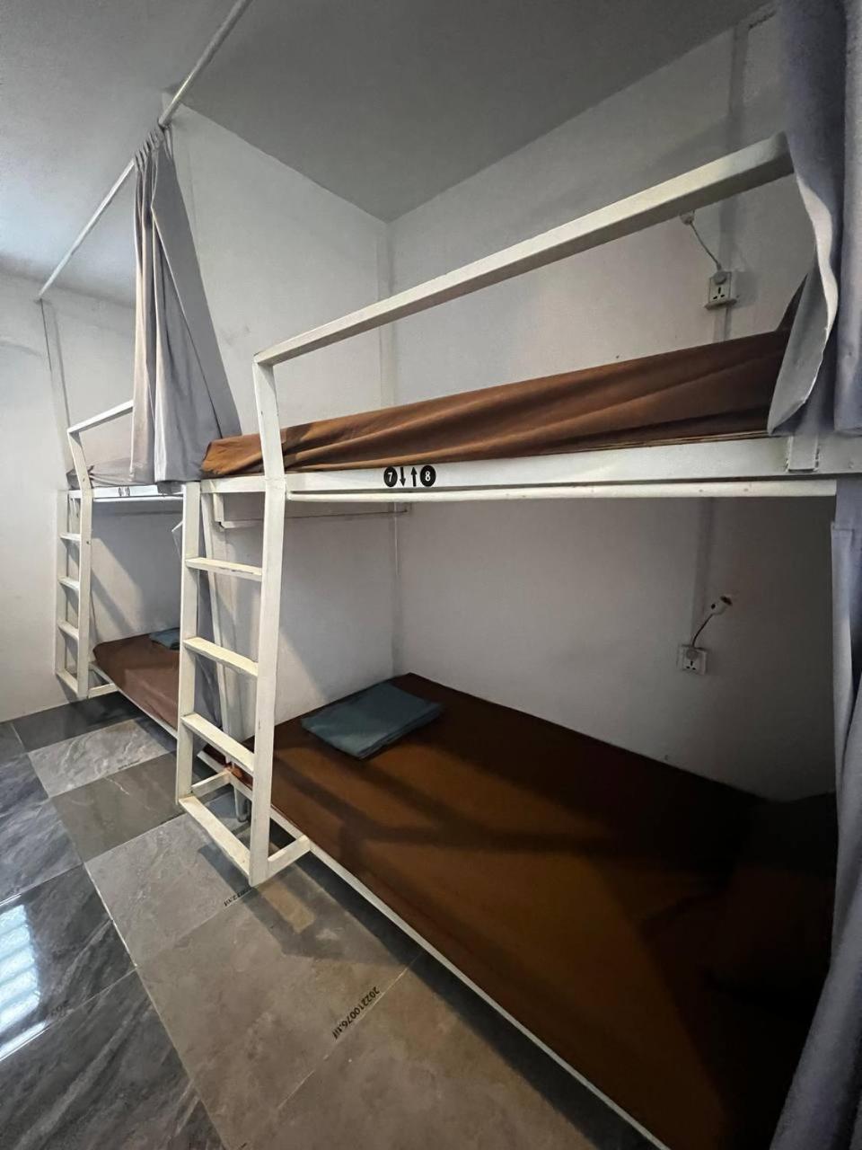Rafikis Hostel Кох Ронг Айлънд Екстериор снимка